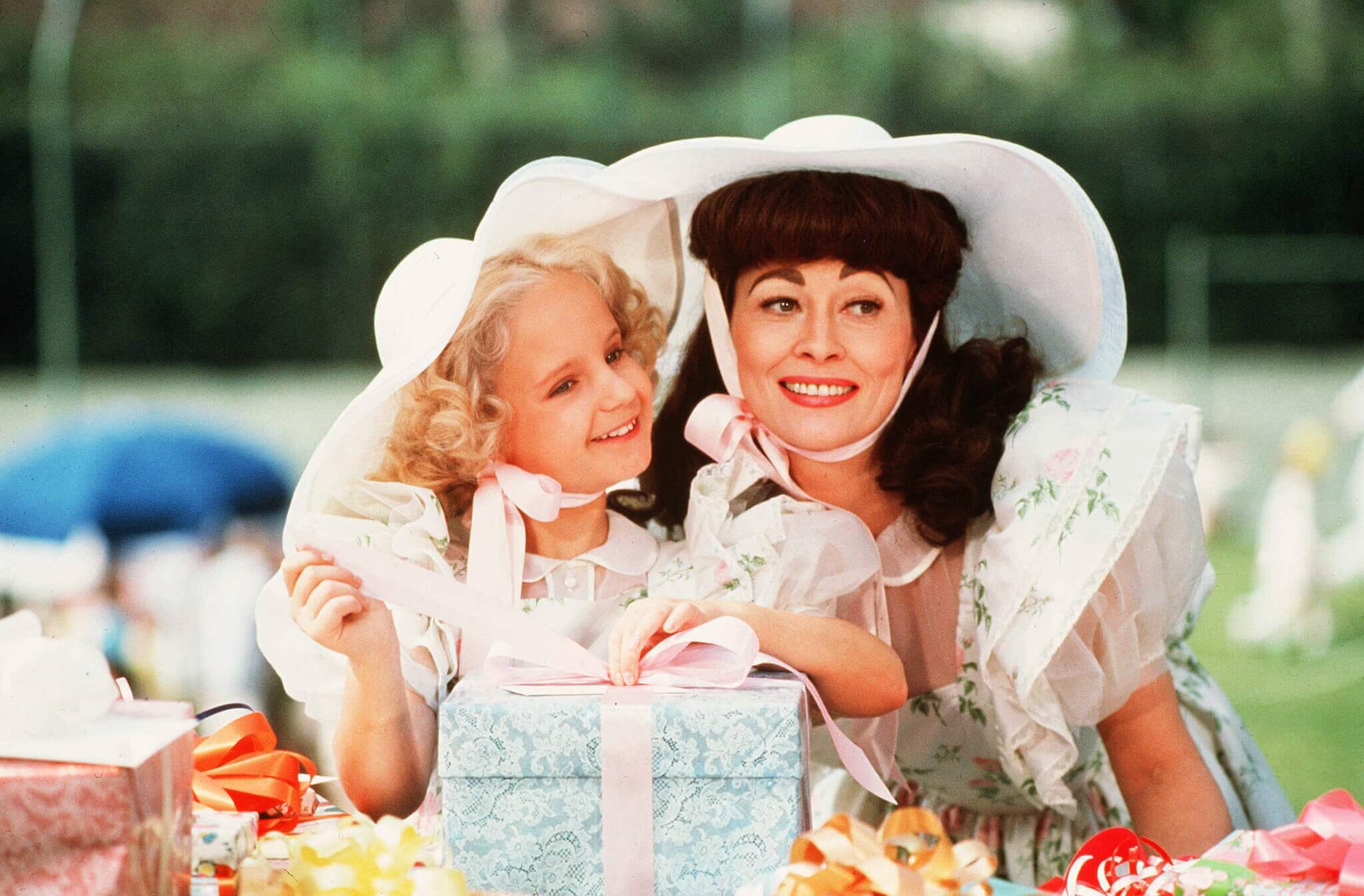 Mommy Dearest - Featured Image - Films - RetroWitch Film Blog